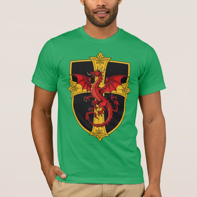 Camiseta Red Dragon And Medieval Cross (Frente)