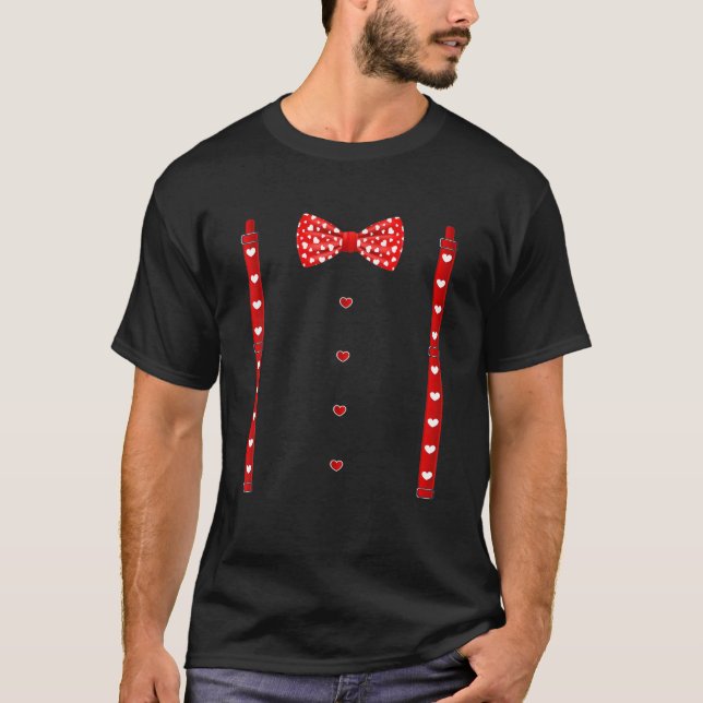 Camiseta Red Hearts Arco Tie Suspenders Dia de os namorados (Frente)