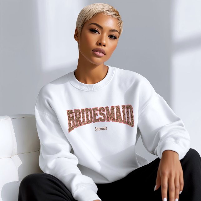 Camiseta Red + Leopard Print Varsity BRIDESMAID (Personalize with names, dates, locations or events)