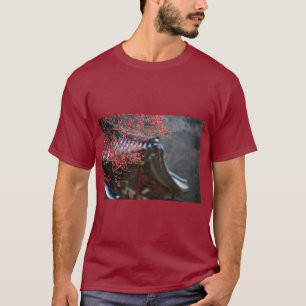 Camiseta Red Plum & Pink Bloom Vibe Tee