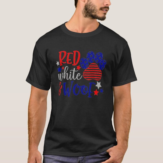 Camiseta Red White And Woof Patriotic Dog  USA Flag 4th Of  (Frente)