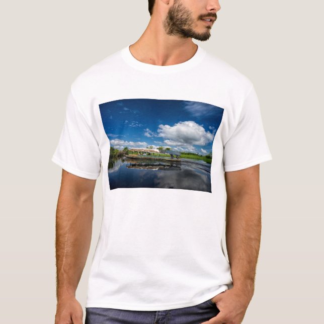 Camiseta Reflexão do barco de turista (Frente)