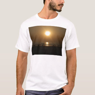 Camiseta Reflexão Sunset no Verão ouro na Praia