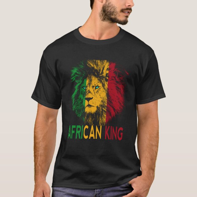 Camiseta Rei Africano Sinalizador Leão Negro Mulheres (Frente)