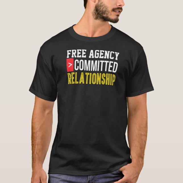 Camiseta Relação Comprometida Com solteiro Namorando Online (Frente)