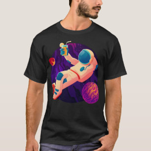 Camiseta Relaxando Astronauta Com Coquetel (Obra Sintética