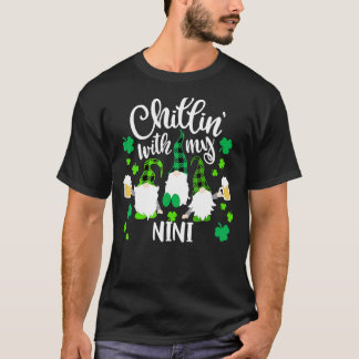 Camiseta Relaxando Com Meus Gnomos do Jardim do Dia de São 