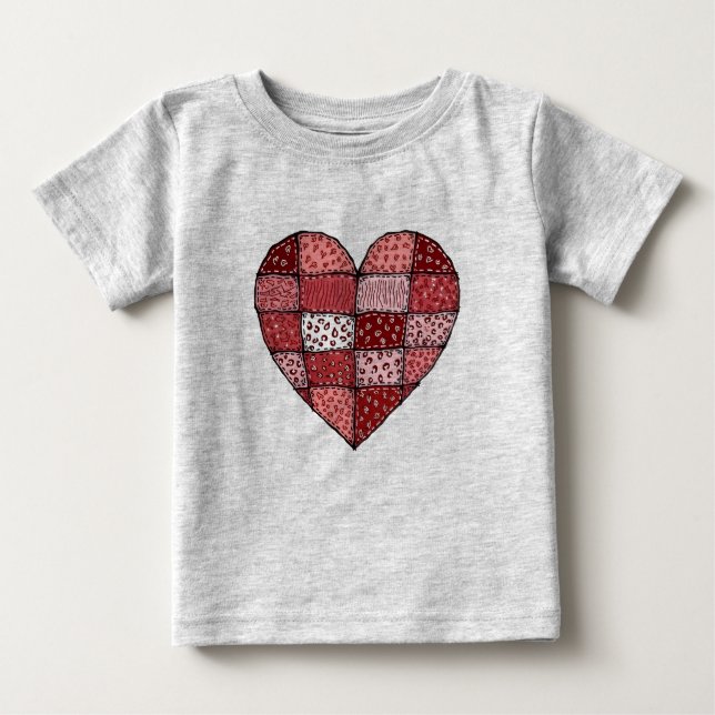 Camiseta Remendo de Coração em Patchwork no Estilo de Arte  (Frente)