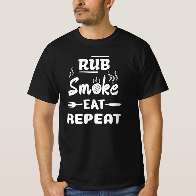 Camiseta Repetição de Comida de Fumos De Rub,CHURRASCO Engr (Frente)