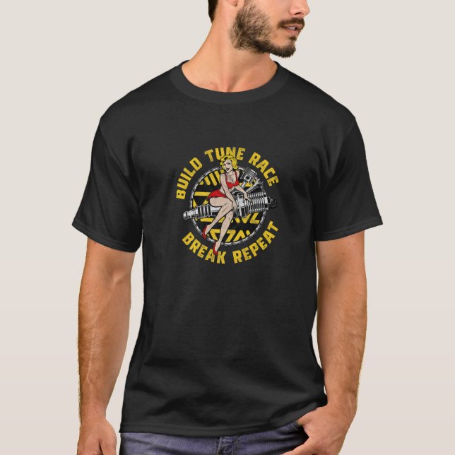 Camiseta Repetição de Quebra de Raça de Ajuste de Build com (Frente)