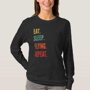 Camiseta Repetição de Voo com Comida e Sono