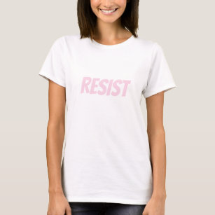 Camiseta Resistência à tipografia moderna branca e rosa cla