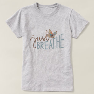 Camiseta Respire com borboleta azul