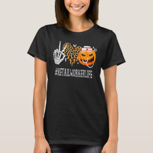 Camiseta Retail Worker Peace Love Pumpkin Dia de as Bruxas 