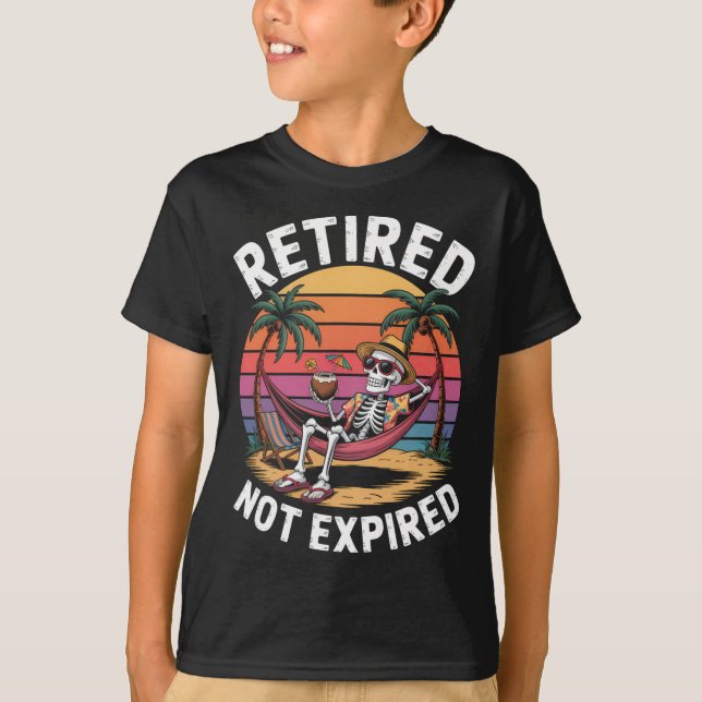 Camiseta Retired Not Expired Skeleton At The Beach Summer V (Frente)