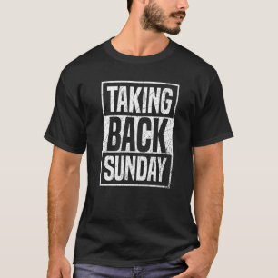 Camiseta Retornando a Roupa de domingo