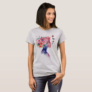 Camiseta Retrato de Mulher Floral em Aquarela com Rosas e B
