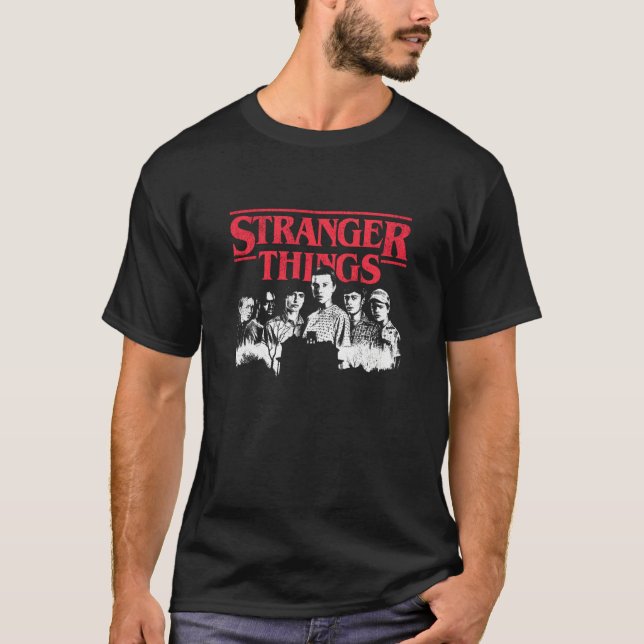 Camiseta Retrato de Stranger Things Eleven com Amigos (Frente)