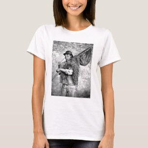 Camiseta Retrato de um pescador que leva suas redes (pho de