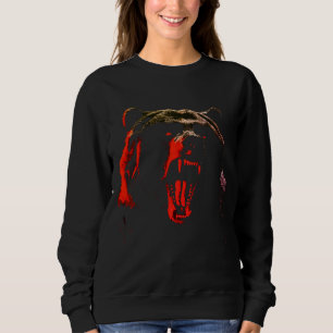 Camiseta Retrato de Urso Selvagem Escuro em Iluminação Dram