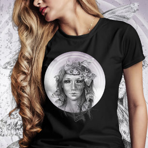 Camiseta Retrato feminino com fantasia de fantasia escura d