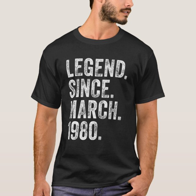 Camiseta Retro 1980 Aniversário Legenda de Nascer desde 198 (Frente)