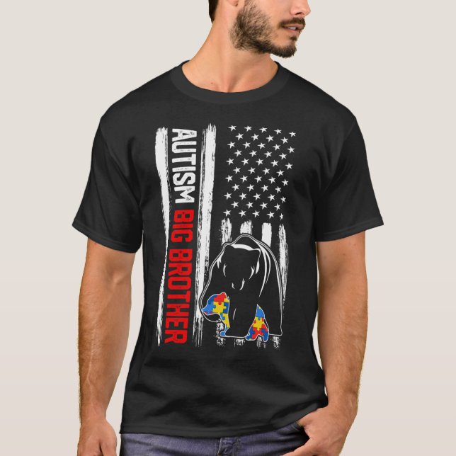 Camiseta Retro Autismo Big Brother Bear American Flag Aware (Frente)