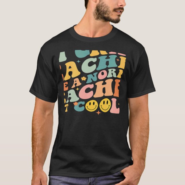 Camiseta Retro Back To School 1st Grade Teacher Team Defini (Frente)