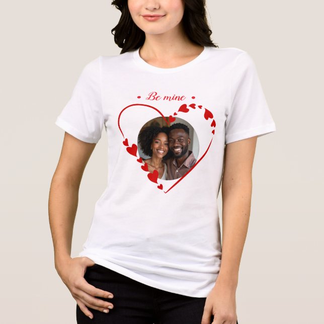 Camiseta Retro Be Mine Script & Sketch Heart Photo  (Frente)
