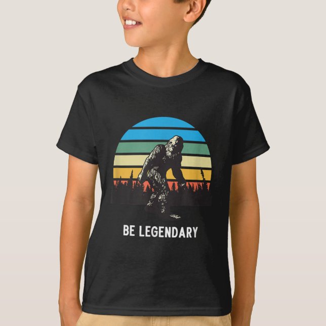 Camiseta Retro Bigfoot Be Legendary Motivational  (Frente)