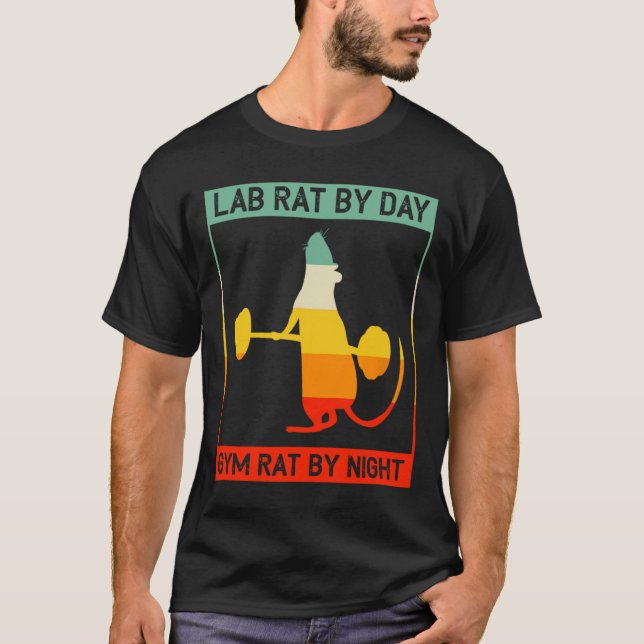 Camiseta Retro Bodybuilding Lab Rat By Day Gym Rat By Night (Frente)