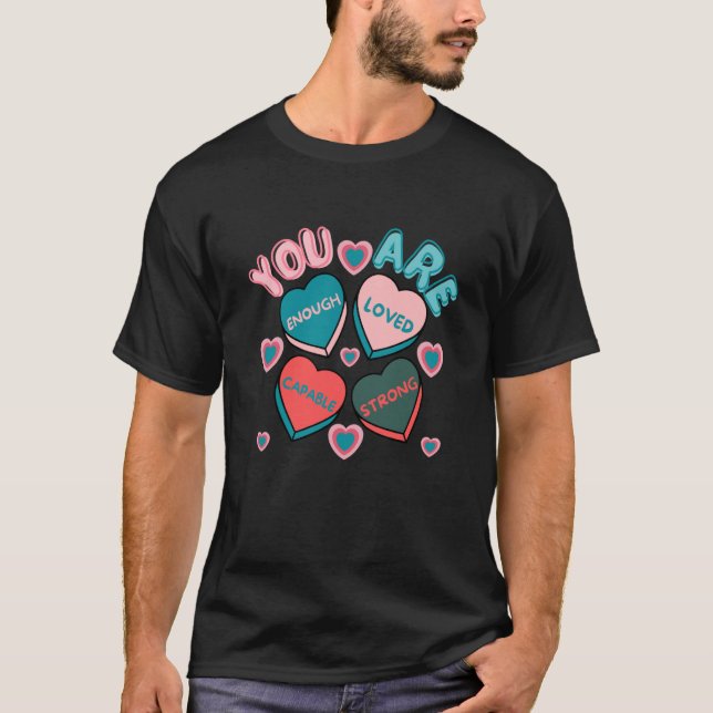 Camiseta Retro Candy Heart Teacher Valentine's Day You Are  (Frente)
