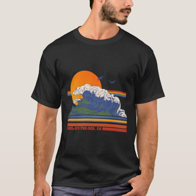 Camiseta Retro Carmel por Mar CA 70s Estilo de Alma Turísti (Frente)