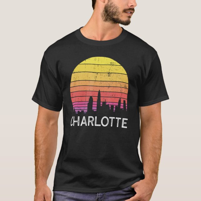Camiseta Retro Charlotte Skyline Vintage Edifícios Urbanos (Frente)