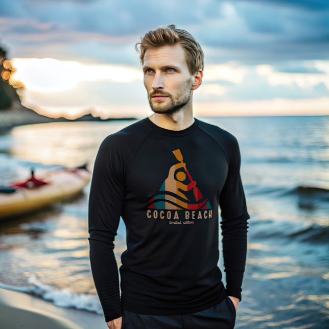 Camiseta Retro Cocoa Beach Kayaking (Criador carregado)