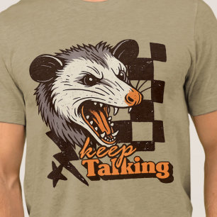 Camiseta Retro Continue Falando Feral Possum: Animal Selvag