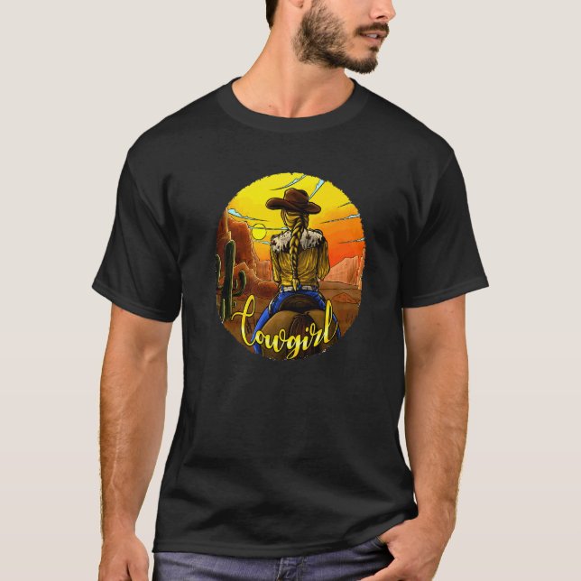 Camiseta Retro Cowgirl Andando Cavalo Cactus Deserto Sunset (Frente)