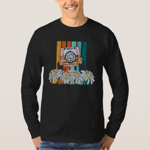 Camiseta Retro Daisy Arco-íris Trailer Aqui Vem o Sol Hip