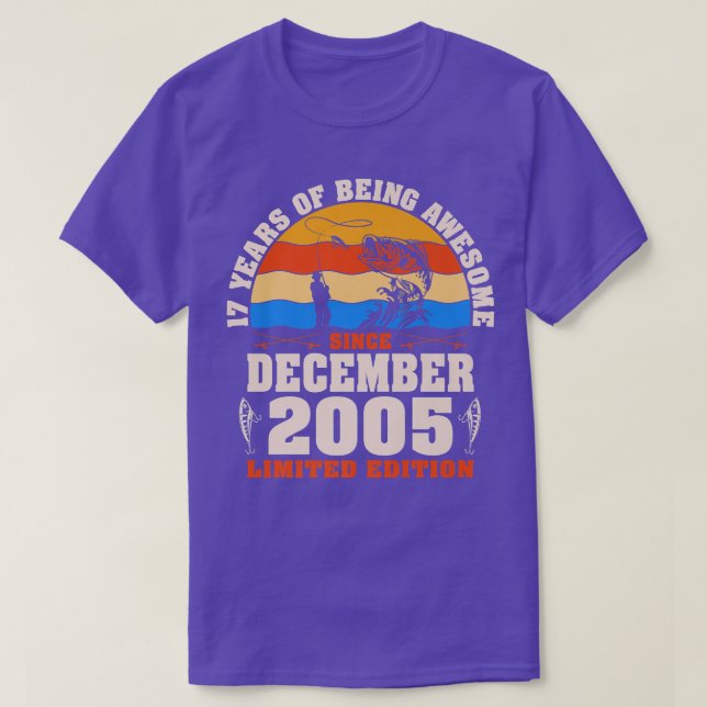 Camiseta Retro Dezembro de 2005 17 anos de pesca com compri (Frente do Design)