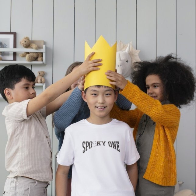 Camiseta Retro Elegante Halloween Spooky Um Primeiro Aniver (Criador carregado)