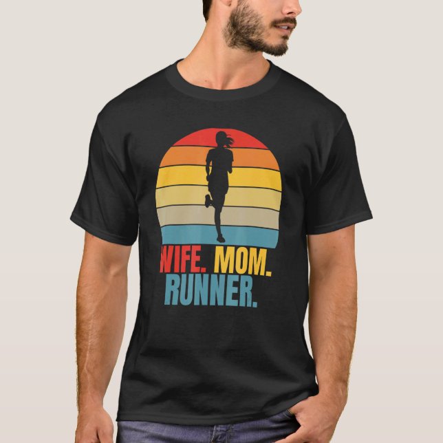 Camiseta Retro Executando Esposa Mãe Runner (Frente)