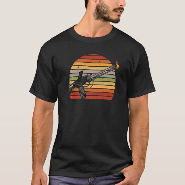 Camiseta Retro Flame Thrower  Flamethrower Hot Burn (Frente)