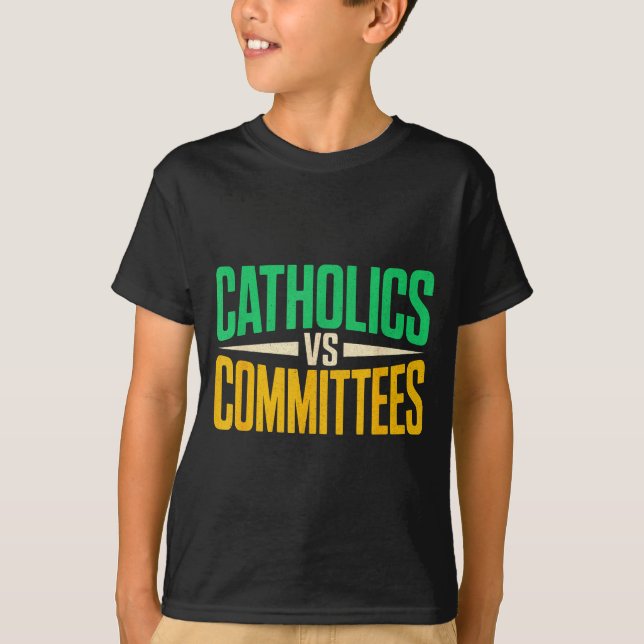 Camiseta Retro Funny Trendy Sarcastic Saying Catholics Vs C (Frente)