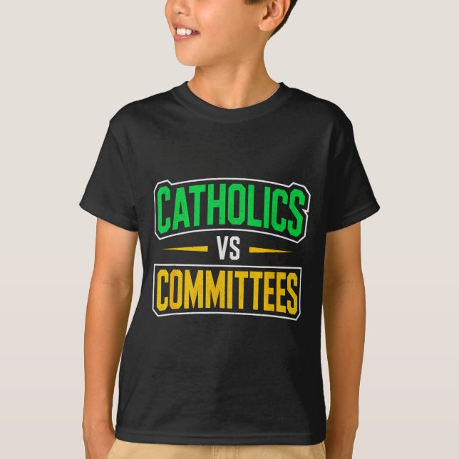 Camiseta Retro Funny Trendy Sarcastic Saying Catholics Vs C (Frente)