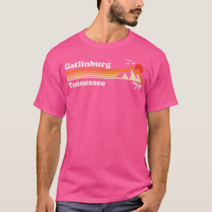 Camiseta Retro Gatlinburg Tennessee Mounties de Hiking Camp