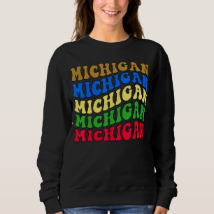 Camiseta Retro Groovy Casa de Michigan State Eu Amo Bandeir