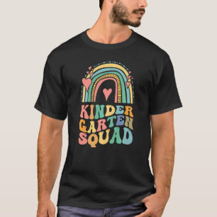 Camiseta Retro Groovy Kindergarten Crew Kinder Squad Teache