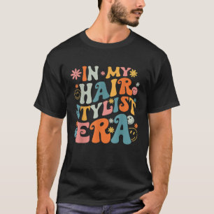 Camiseta Retrô Groovy Na Minha Era de Estilista de Cabelo C