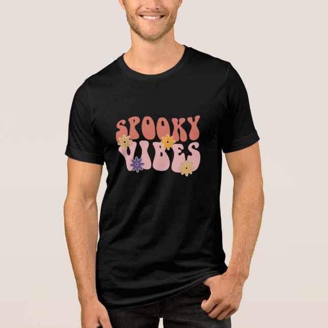 Camiseta Retro Groovy Spooky Vibes Halloween (Frente)