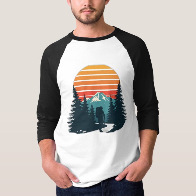 Camiseta Retro Hiker Mountain Adventure  (Frente)